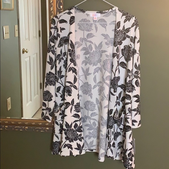 LuLaRoe Other - Lula Caroline size XS new with tags